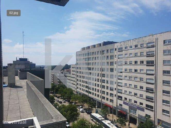 Apartamento T5 transformado em T3 * Centro da Maia 242,90 m2 * Lugar d - Grande imagem: 2/29