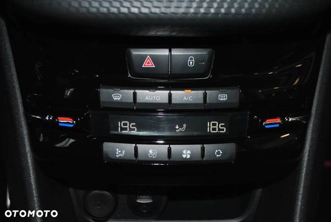 Peugeot 2008 PureTech 110 Stop&Start GT-Line Edition - 12