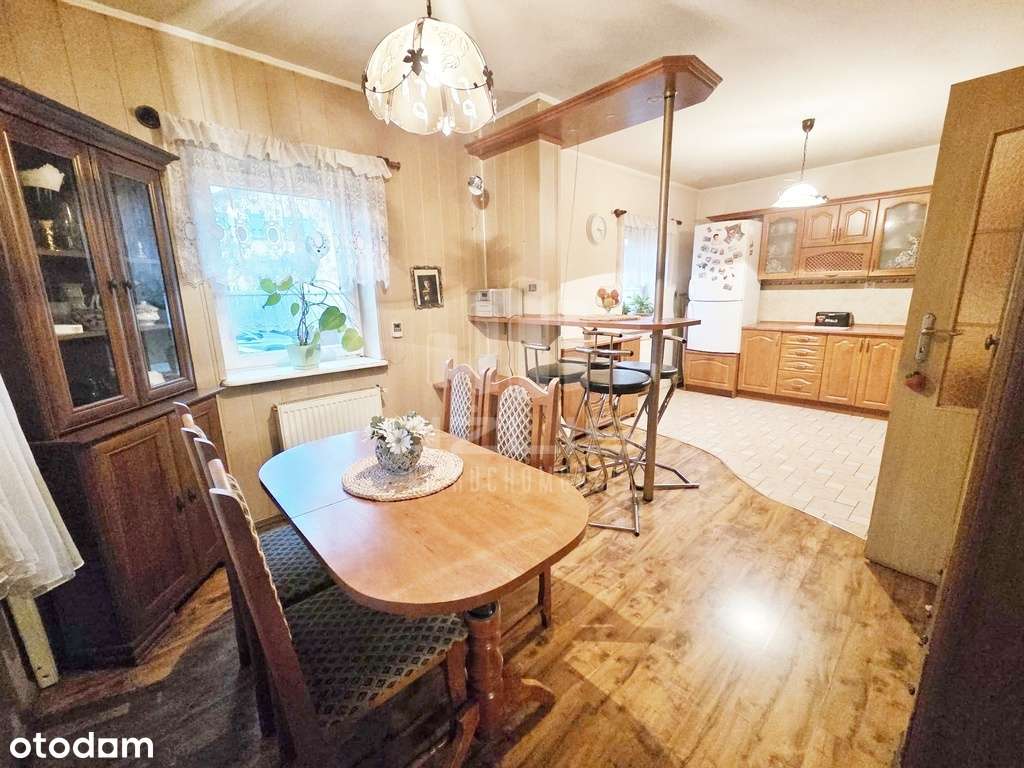 Dom w atrakcyjnej lokalizacji-15