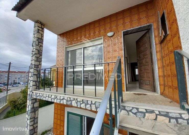 Moradia T2 com grande Terraço e espaço exterior - Grande imagem: 2/25