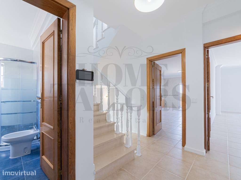 Moradia T4 com piscina-5