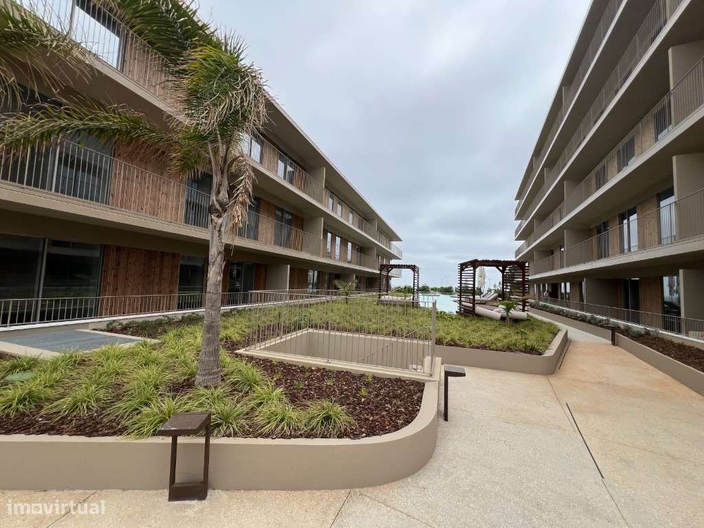 Excelente Apartamento T2, NOVO! Primeira linha do mar, com 2 estaci...-11