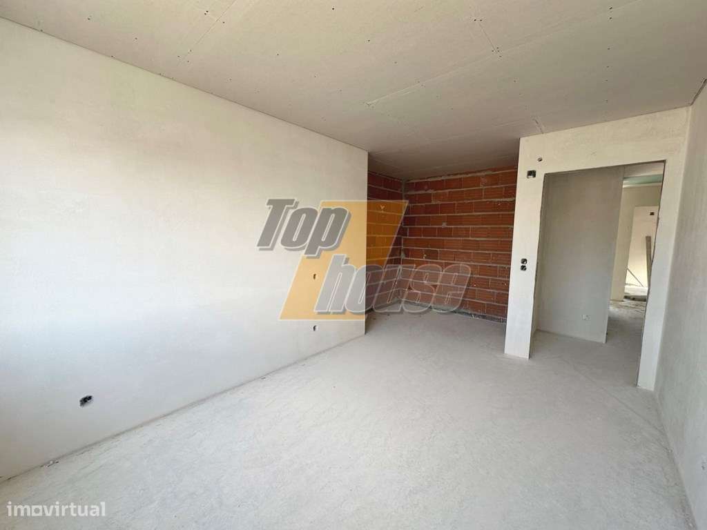 Moradia isolada V4 com piscina -Charneca de Caparica-20