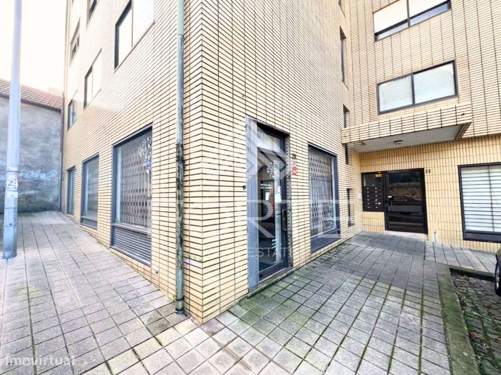 Espaço Comercial c/ armazém-15