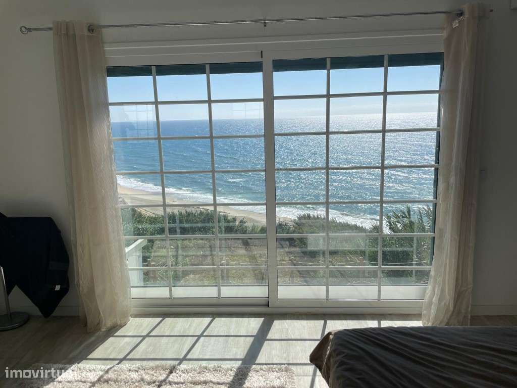 Moradia isolada V2+2 com vista mar na Praia da Légua-33