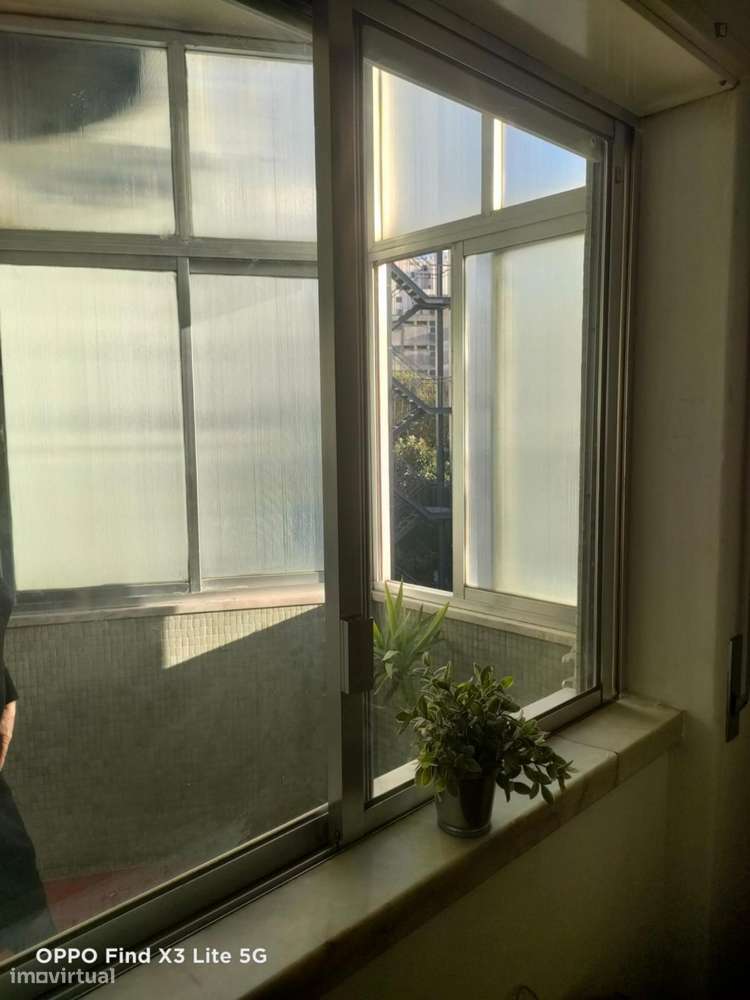 Quarto - localizado em São Sebastião Lisbon - Grande imagem: 3/8