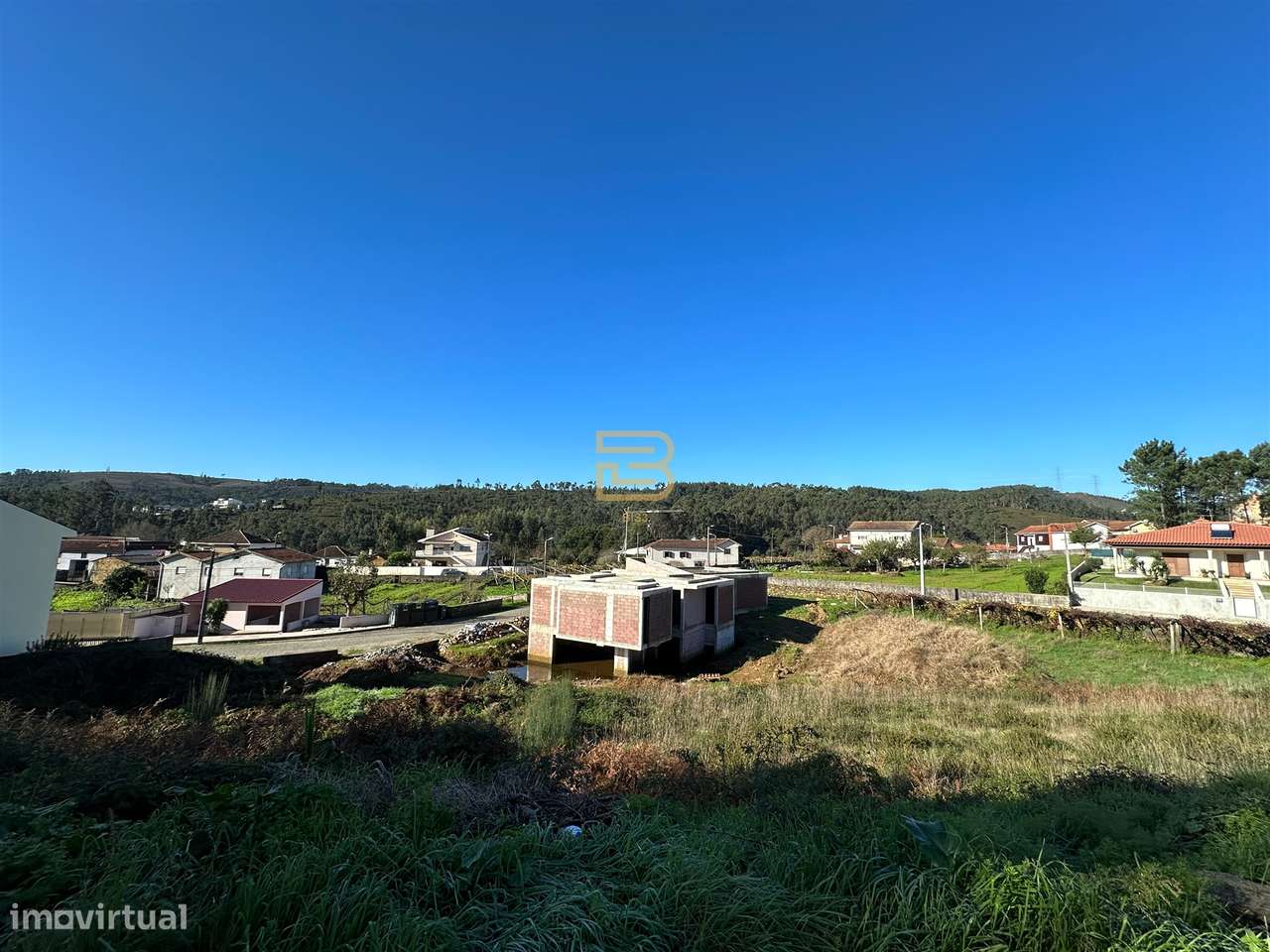 Lote de terreno com 266m2 com projeto aprovado para construção de mora - Grande imagem: 4/4