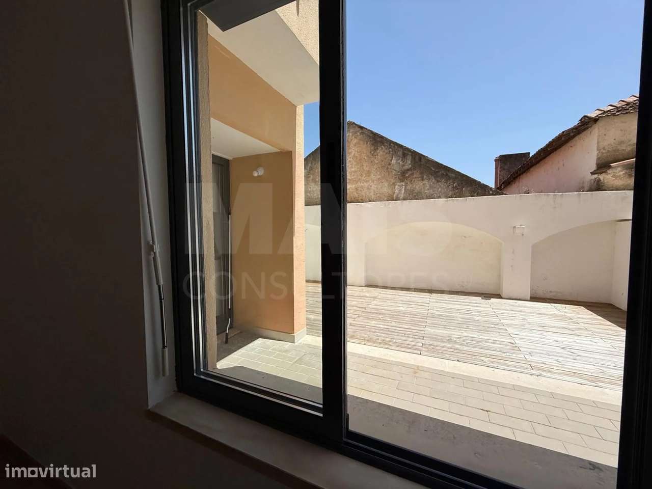 Apartamento T2 Semi-Novo | Terraço | Garagem | Bombarral-27