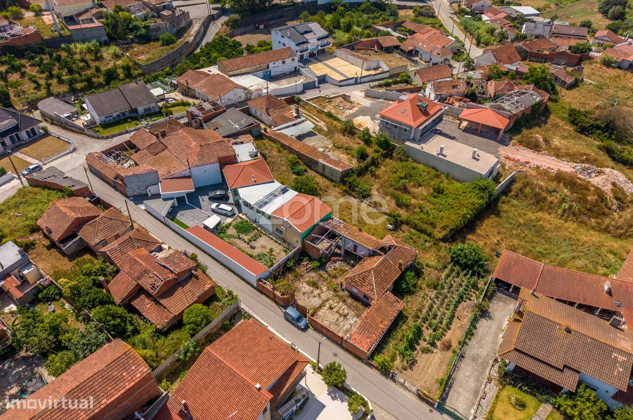 Moradia T2 || Para Reconstrução || Lote com 1.075m2-32