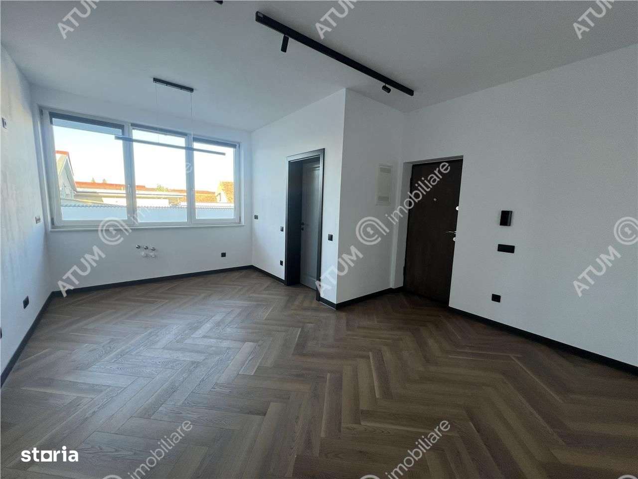 Apartament de 3 camere etajul 1 cu 2 locuri de parcare zona Turnisor - Imagine principală: 3/20