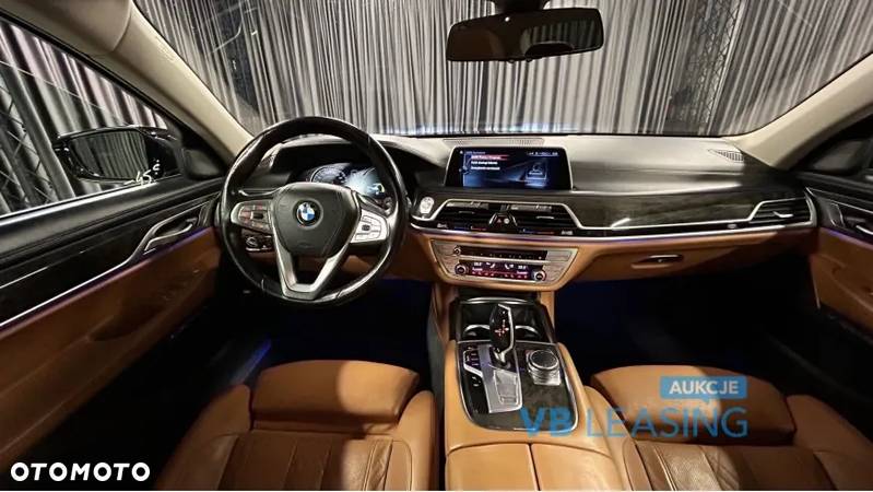 BMW Seria 7 750Li xDrive - 9