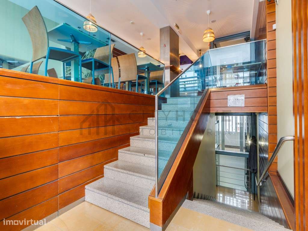 Espaço Comercial de 425m² no Coração de Faro-1