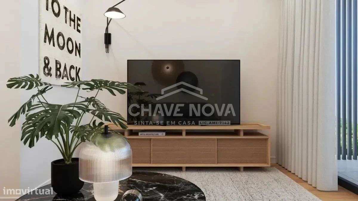 Apartamento T1 Novo c/ Lugar de Garagem e Arrumo em Santa Marinha-11