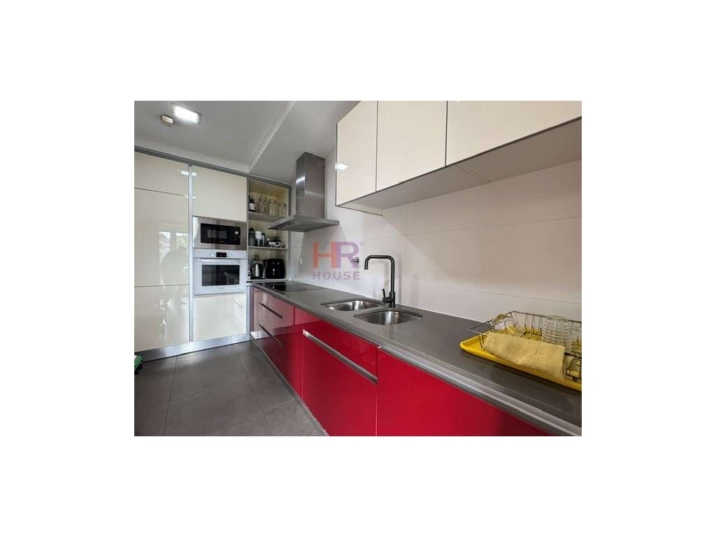 Quinta da Portela Vende-se T2 com garagem dupla.-2