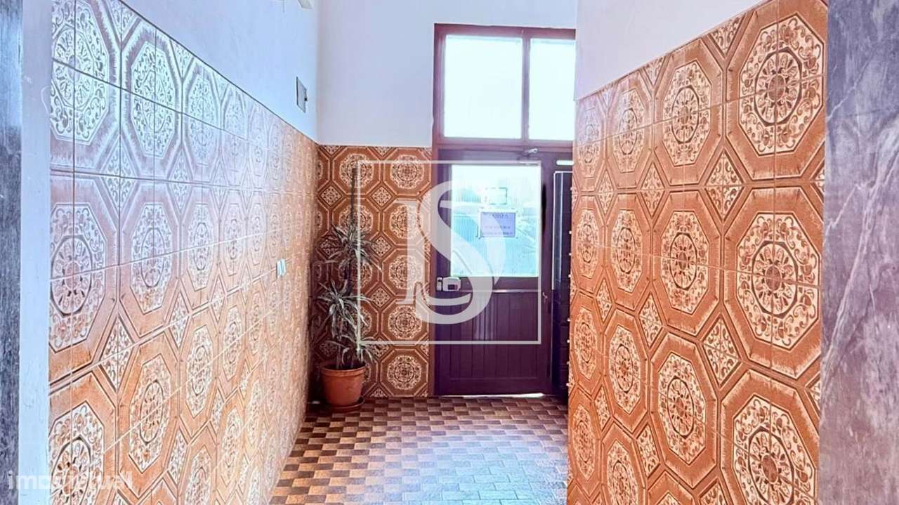 Magnifico T2 Renovado na Baixa da Banheira-21