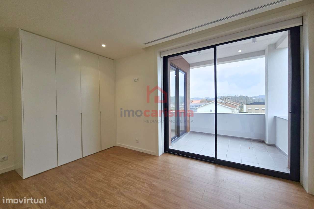 Apartamento T3 Novo, No Último Piso, Centro de Paços de Ferreira-29