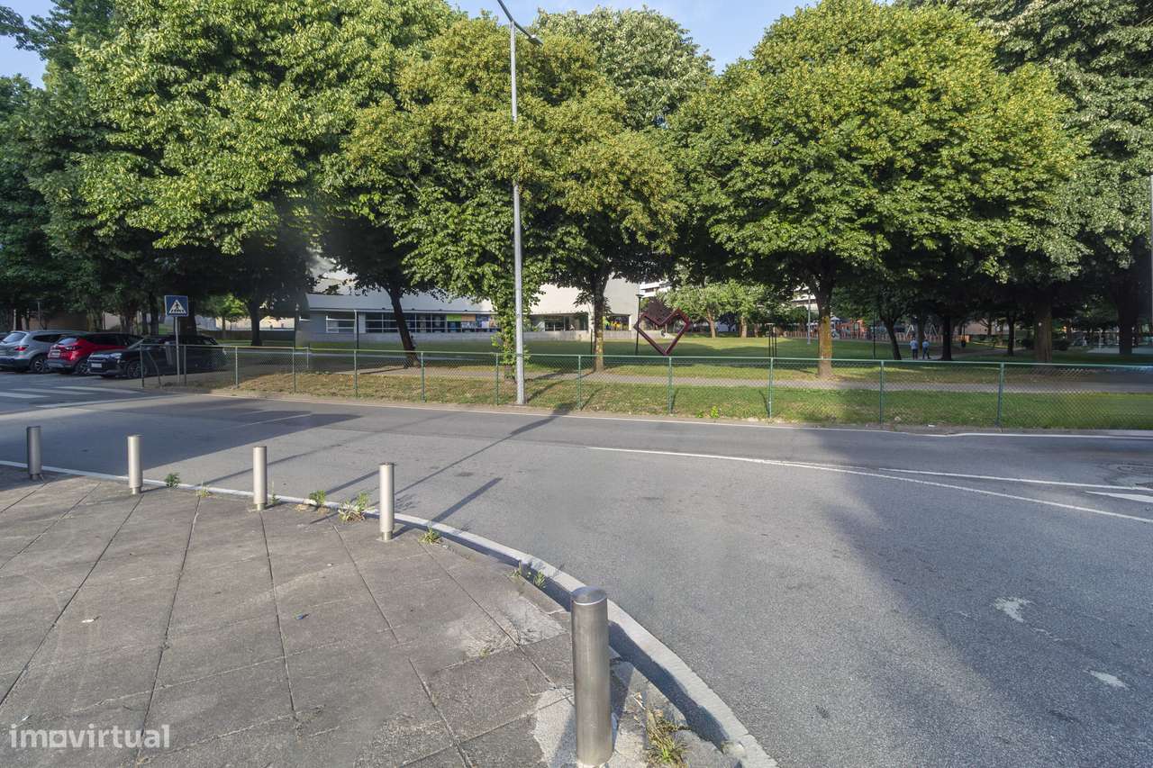 Apartamento T3, excelentes áreas 240m2 + garagem 31m2 + arrumos 4m2-59