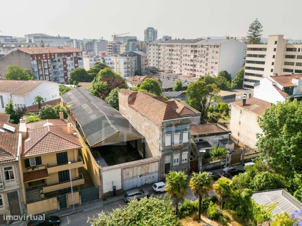 Terreno com Armazém, com projeto aprovado - Grande imagem: 2/17