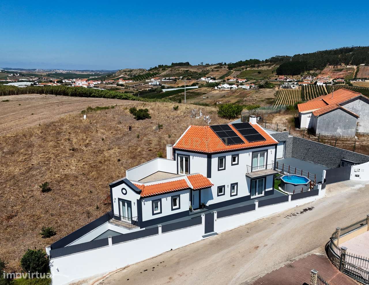 Moradia T3+1 Totalmente Remodelada  em 2026 com Piscina, Painéis Solar-16