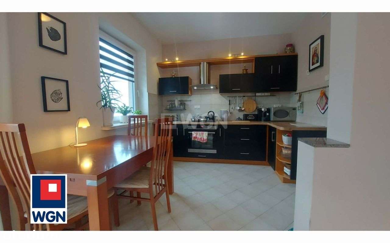 Duże 4 pokojowe mieszkanie w bloku z 2000 roku-0