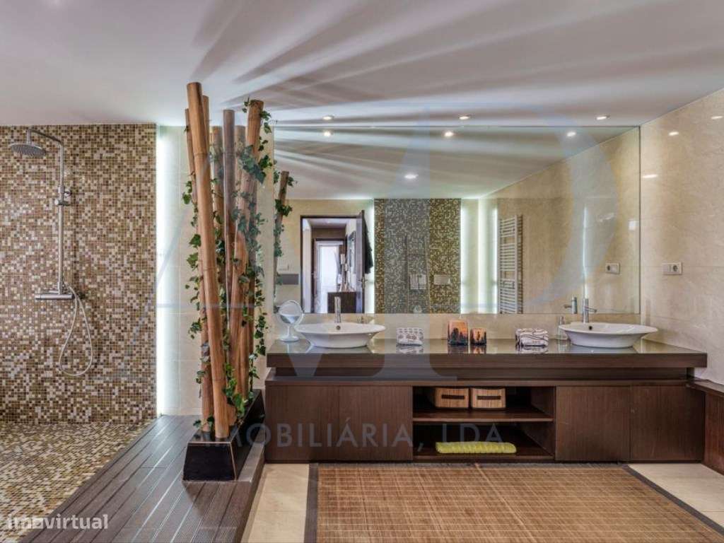 Moradia T4 +1 com piscina-24