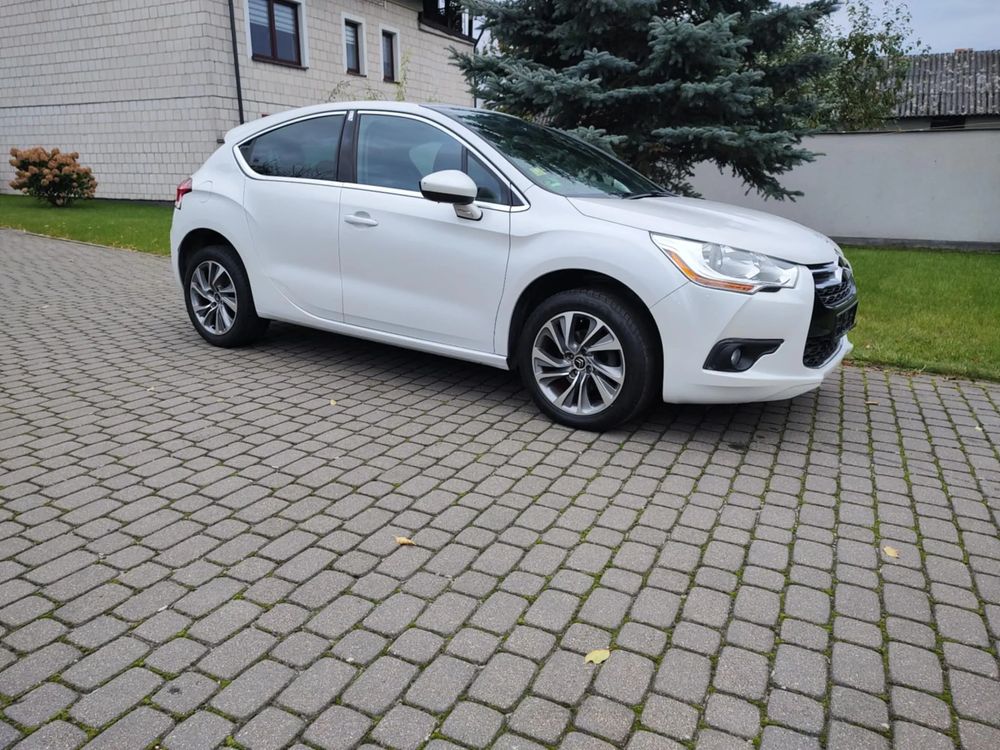Citroën DS4 1.6 VTi SoChic 2012