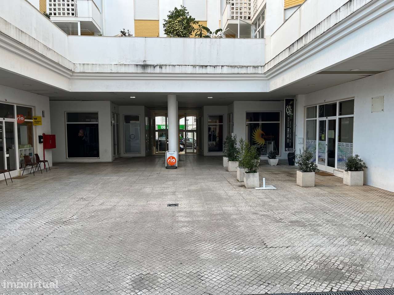 Loja com 184 m2 no Centro de Torres Vedras com Garagem - Grande imagem: 2/11