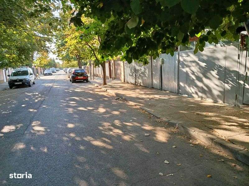 Casa la curte cu mare potential Aparatorii Patriei - Imagine principală: 4/5