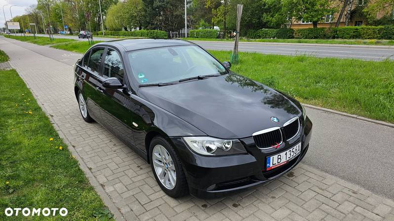 BMW Seria 3 318i - 4