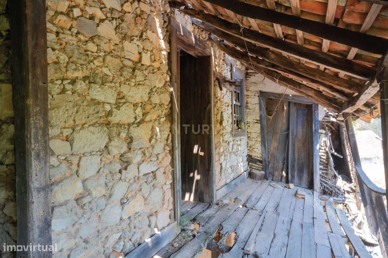 Moradia para Reabilitar, em Vila Nova de Poiares, com Vista para a Mon - Grande imagem: 2/18