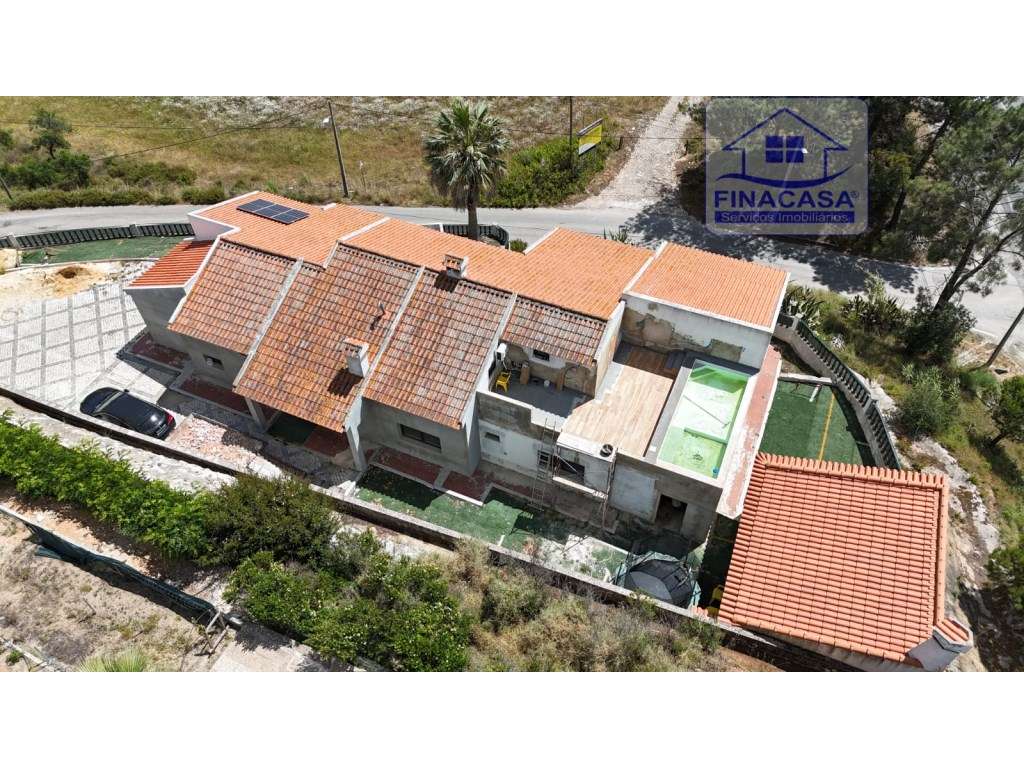 Moradia Isolada em fase de renovação/ remodelação com piscina e jar...-39