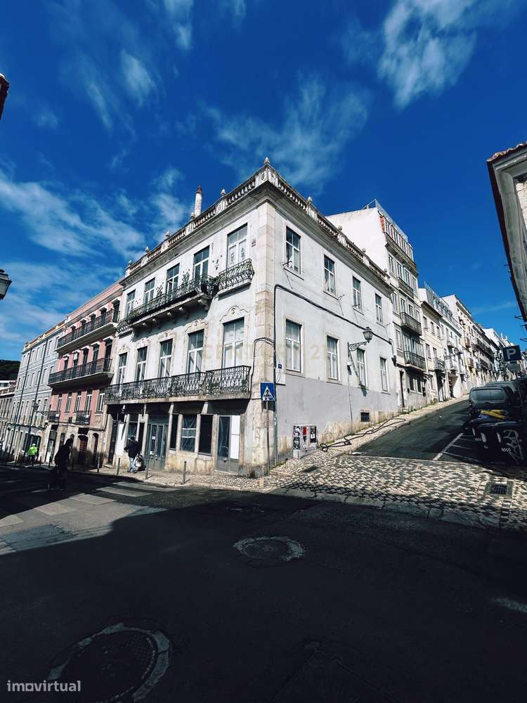 Prédio Único na Rua Nova da Piedade, Misericórdia – Um Investimento Ún-0