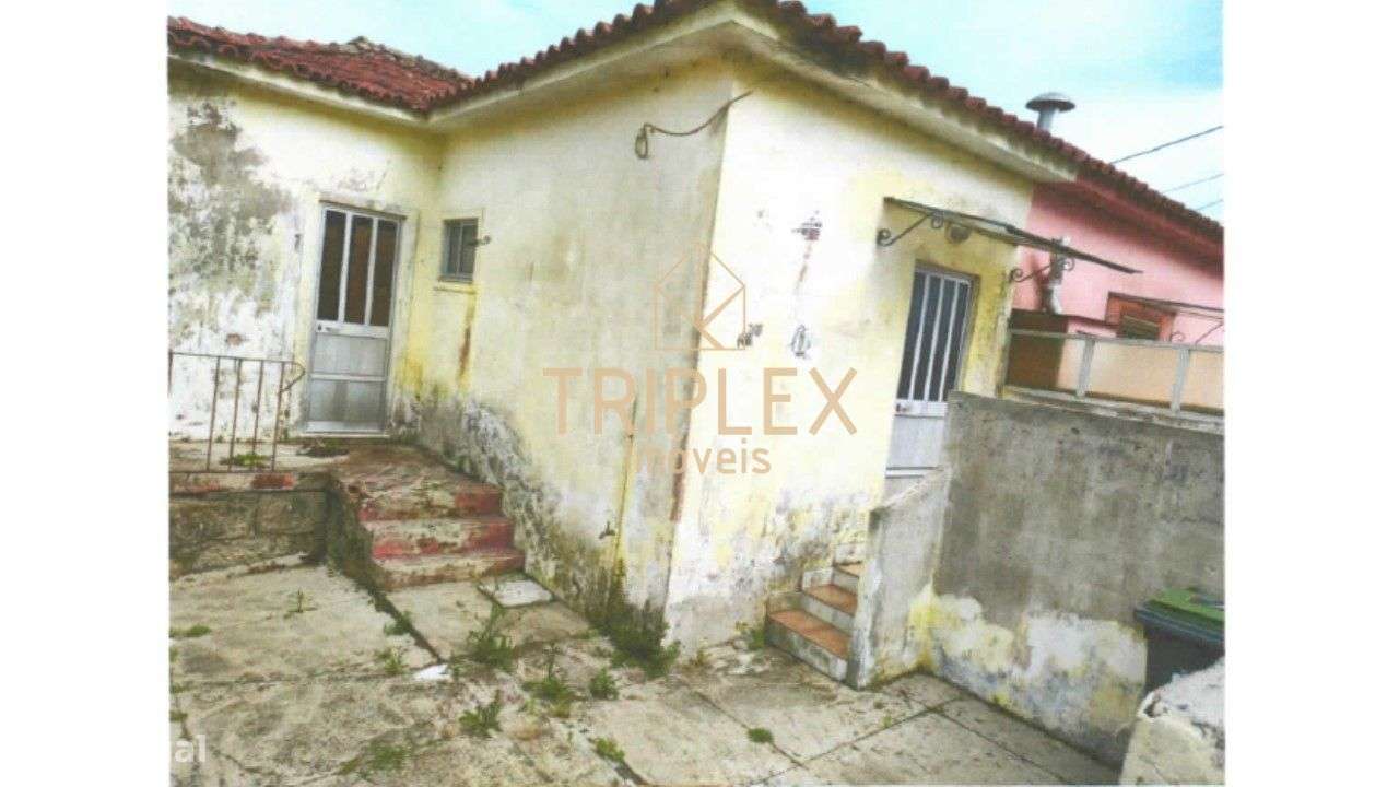 Casa com 3 inquilinos e Terreno -  Monte Sta Cruz-16