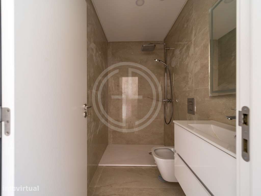 Moradia V3+1 com piscina privada em Gambelas-26