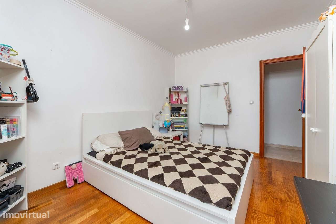 Apartamento T3 com Vista Rio em Póvoa de Santa Iria-18