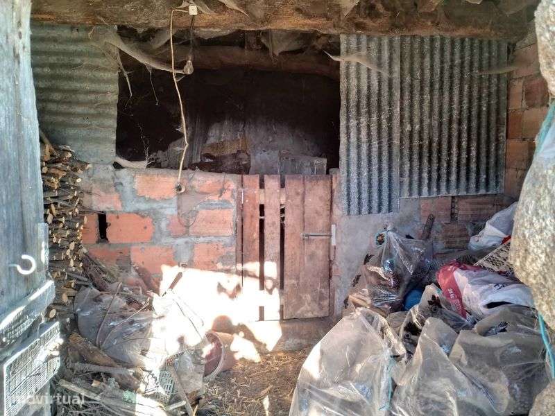 Casa em pedra com loja - Grande imagem: 4/6