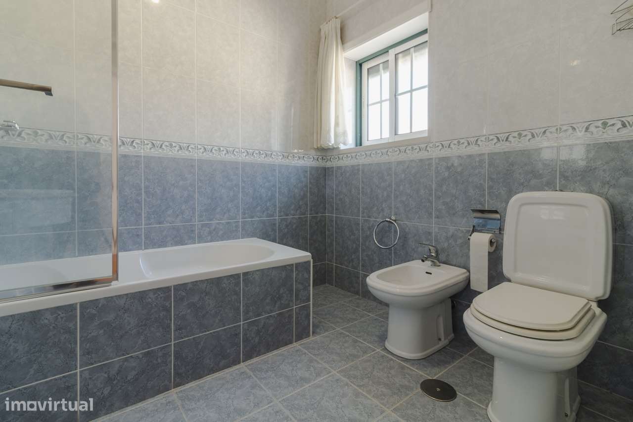 Moradia Isolada T4 / Casal de Matos / Leiria-11