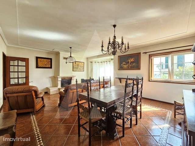 Apartamento T3 Duplex a 5 minutos do C. C. Glicínias - Grande imagem: 2/31