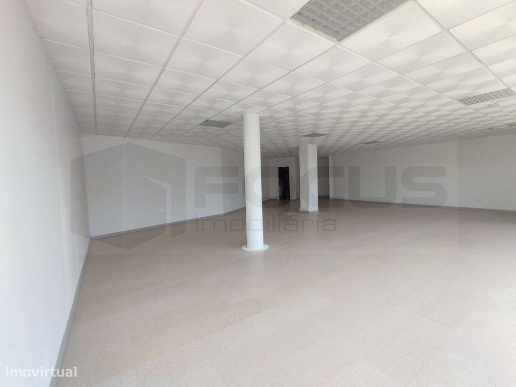 Loja com 2 pisos para venda em Aradas - Grande imagem: 4/14