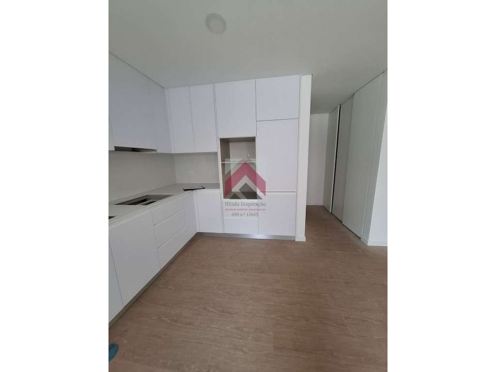 Apartamento T1 + 1 em Esgueira, Aveiro-3