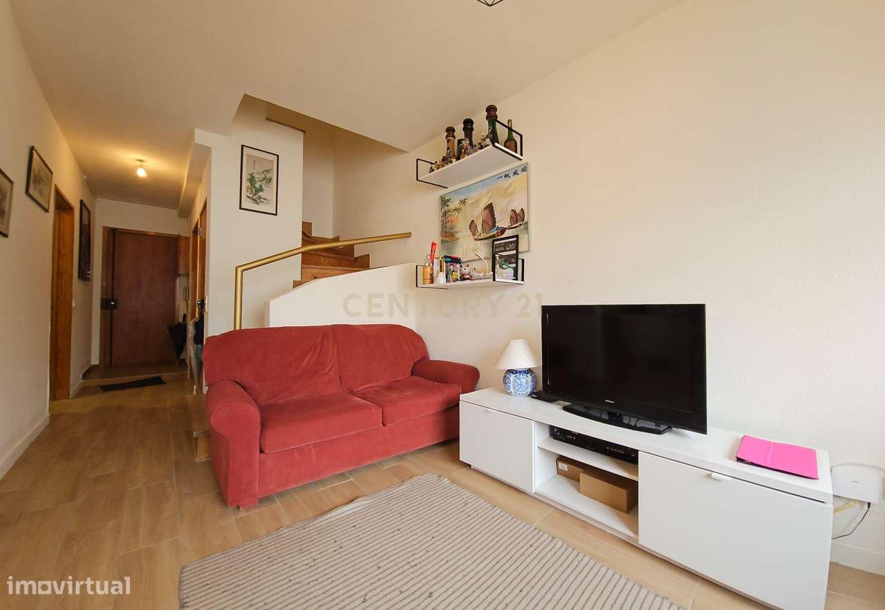 Apartamento T4 duplex em Setúbal com Vista e Boa Exposição Solar-2