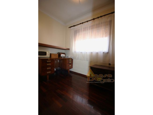 Moradia de 3 frentes com excelente luminosidade-31