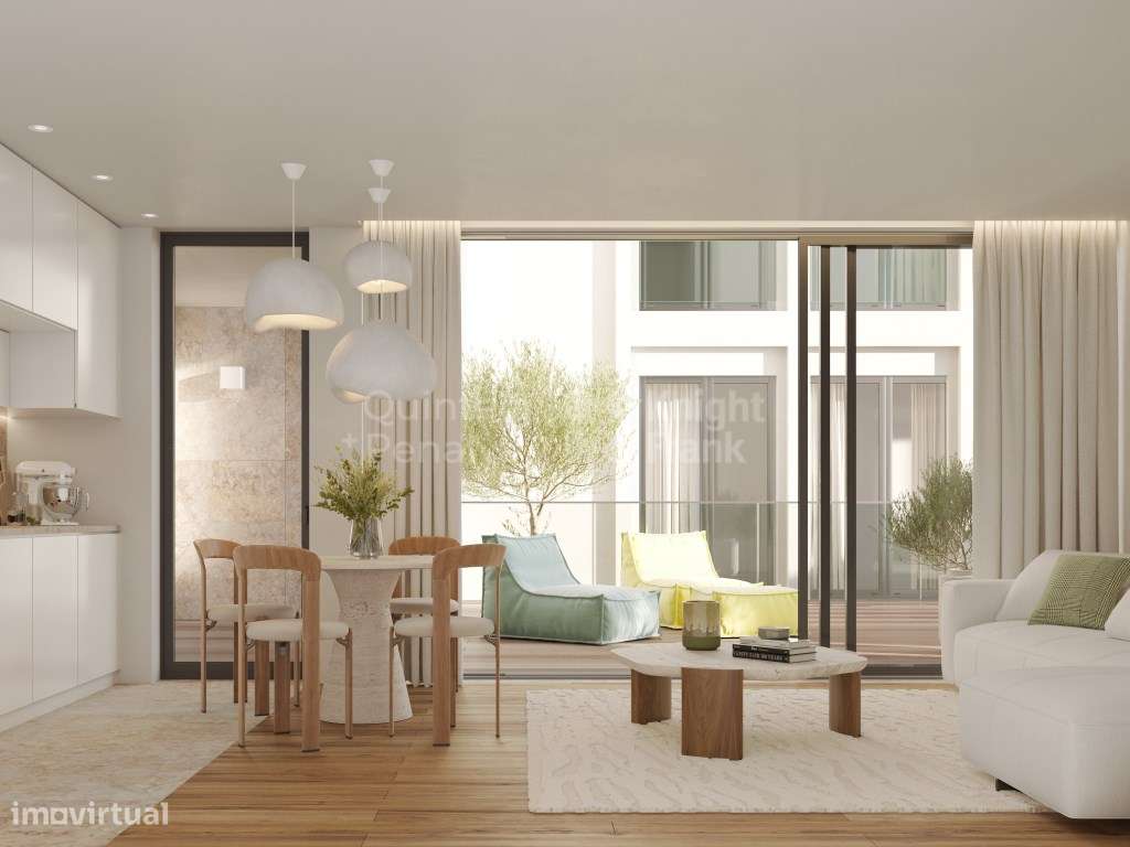 Apartamento T2 Duplex com varanda e estacionamento em Alvalade - Grande imagem: 3/19