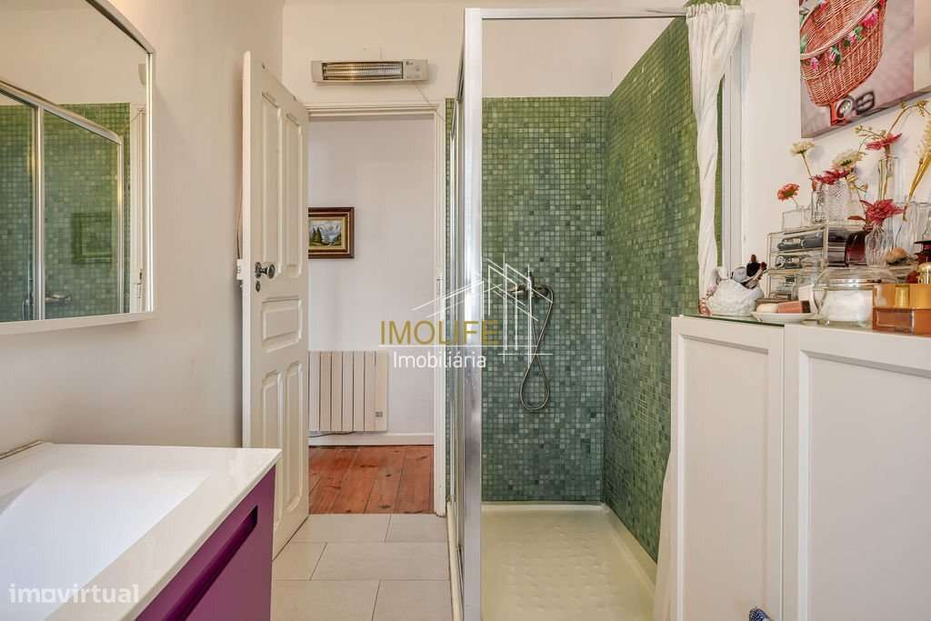 Excelente Moradia com dois pisos no centro do Vimieiro-23