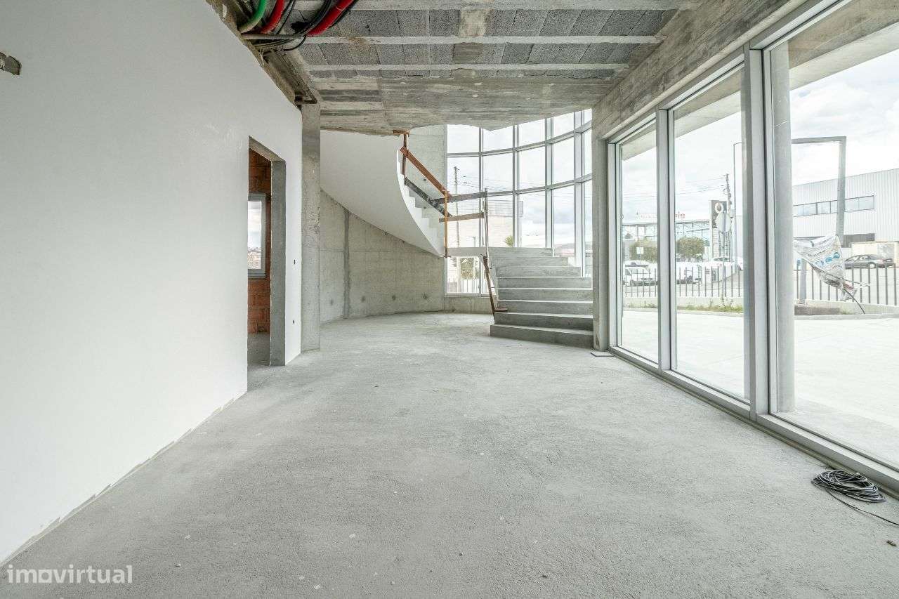 Unidade Fabril Nova em Zona Industrial-5