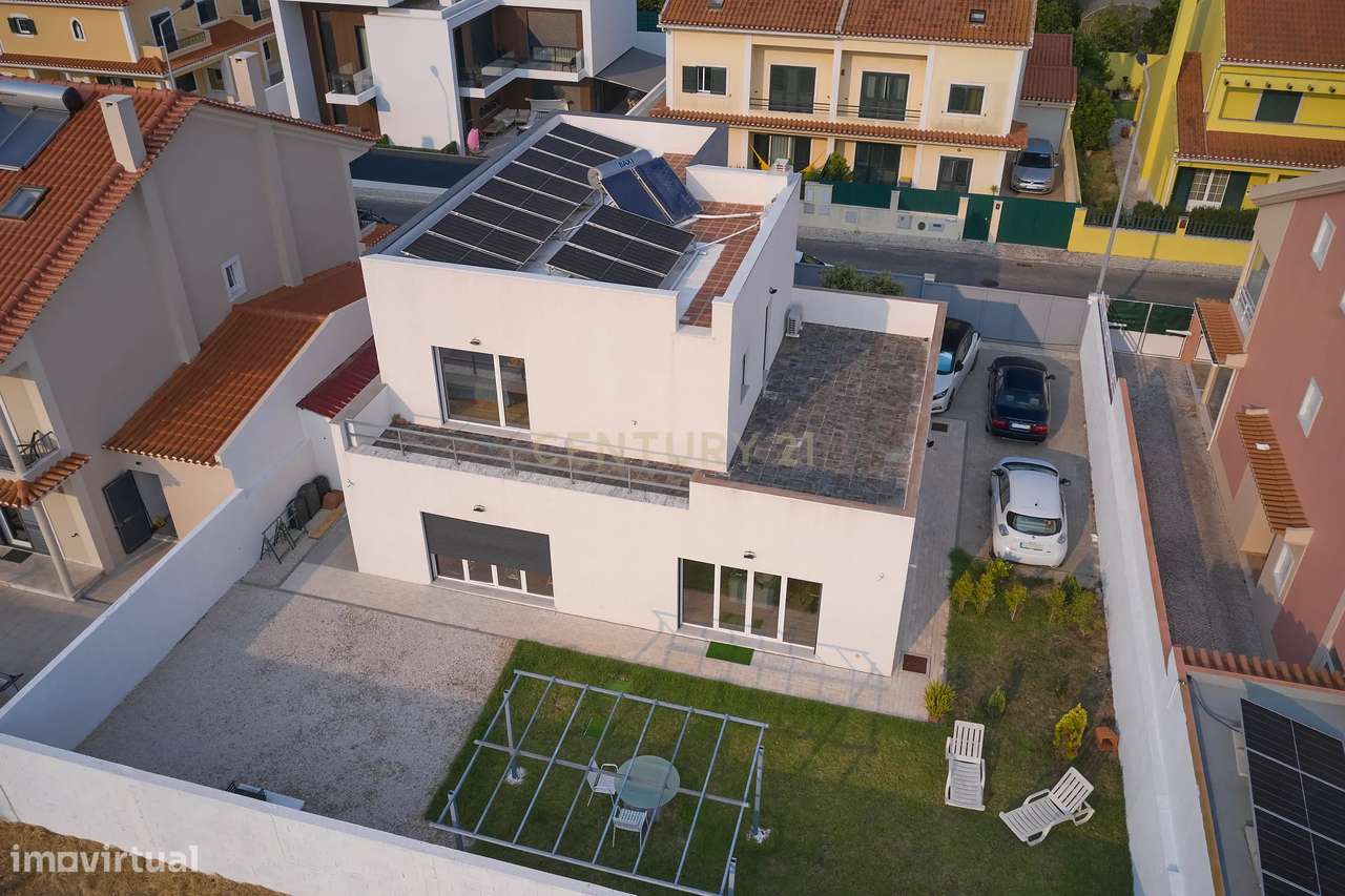 Moradia Contemporânea T3 + Escritório, com Jardim e Painéis Solares em-5