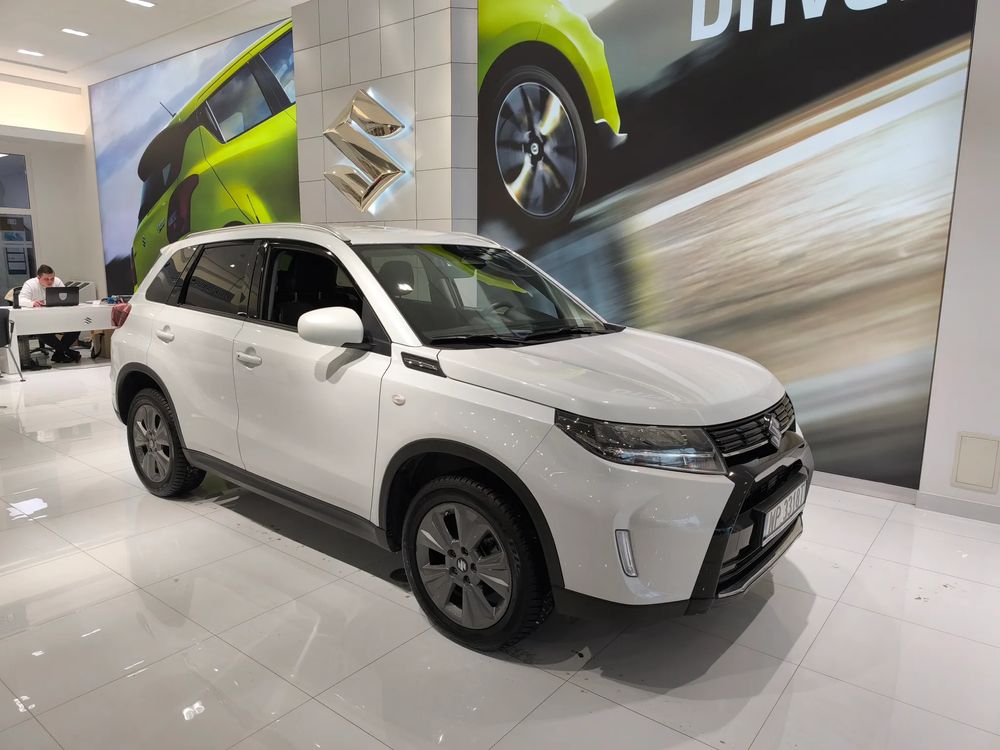 129KM Premium Plus Alu/Led/Climatronic/Navi/KeyLess