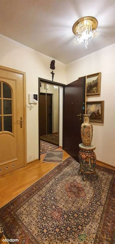 Trzy-pokojowe z dwoma balkonami.-9