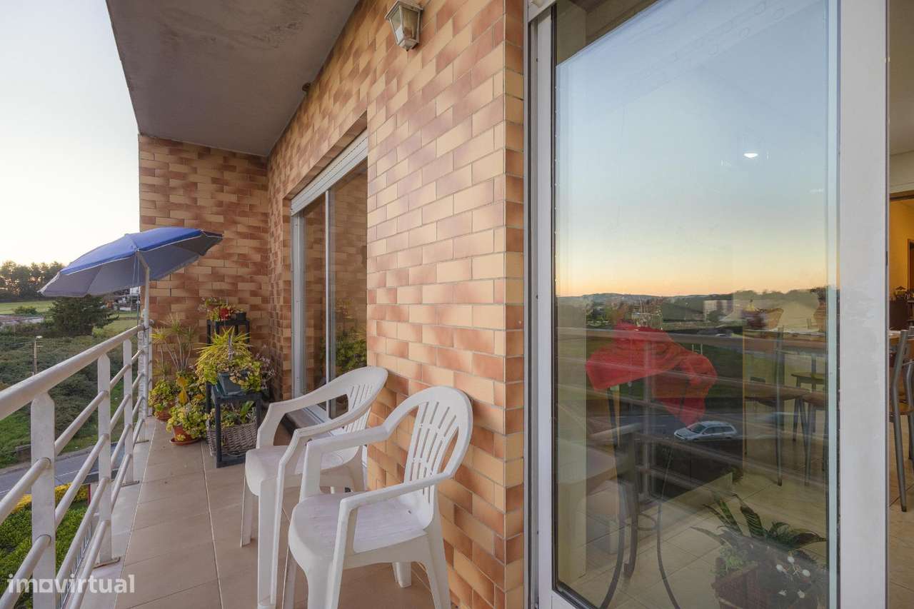 Apartamento T2, Gondomar, com varanda e 2 lugares de garagem-14
