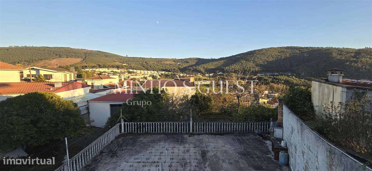 Moradia V4 Individual inserida em lote de 1800m2 - Nogueira, Braga - Grande imagem: 4/48